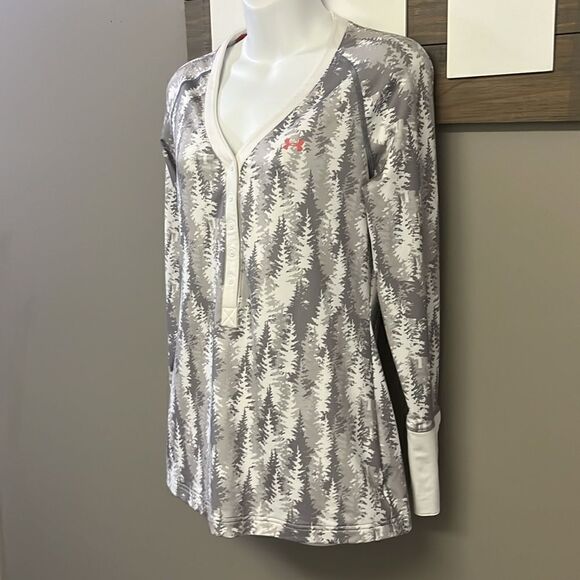 Under Armour Women’s Fitted Pullover W/ Long Sleeve Snap V-Neck & Sleeves- Med - Picture 2 of 15